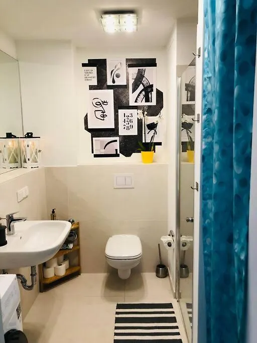 デュッセルドルフLux 2Bd W/ Rooftop Terrace And Rhine Views!アパートメント 0*, デュッセルドルフ